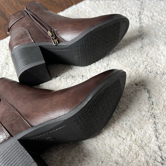 Brown Booties (Size 7) - Picture 7 of 8